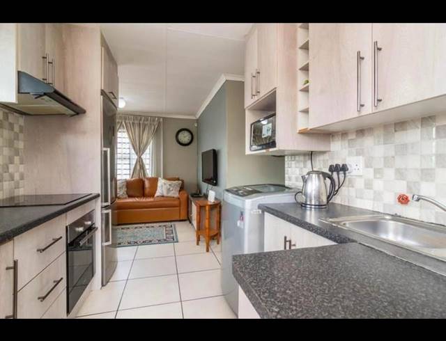 3 BEDROOM PROPERTY TO RENT IN FLEURHOF